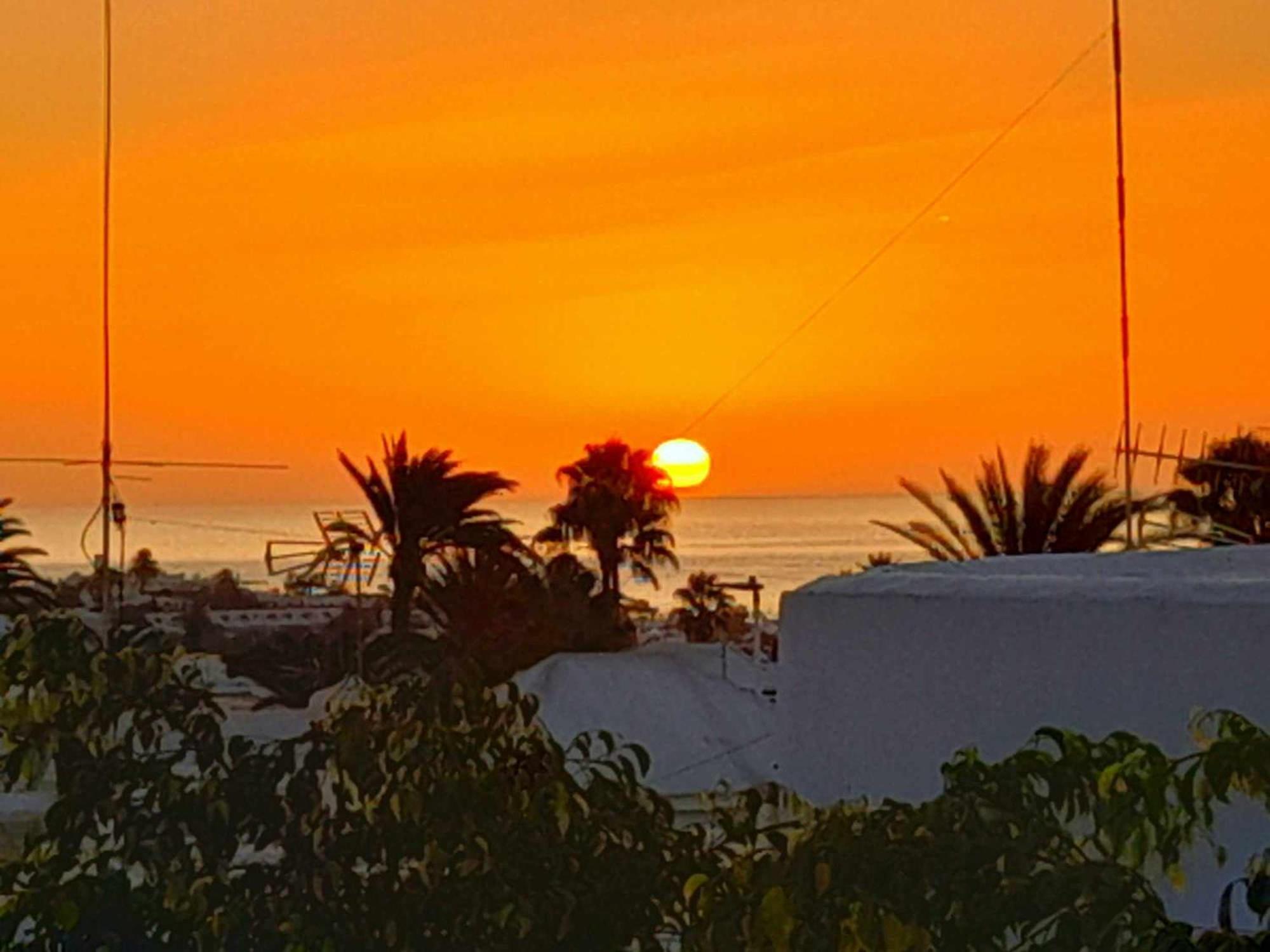 Apartment Vincent, Cozy And Sunny Over The Rooftops Puerto del Carmen  Exterior foto
